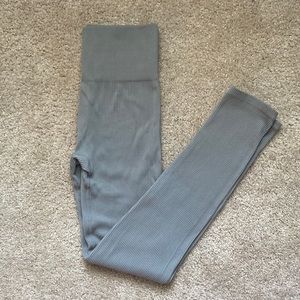 Soft Ribbed Leggings - Lounge